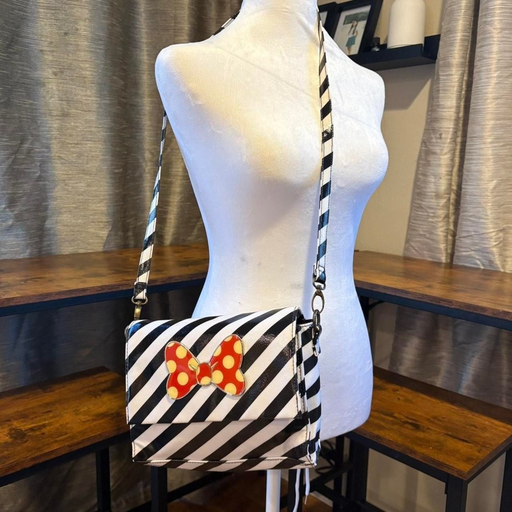 Disney Parks Authentic Minnie Mouse black & white striped shoulder crossbody bag
